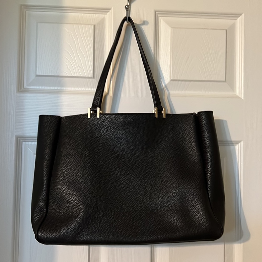 Kate Spade Black Pebbled Leather Tote. - Picture 3 of 10